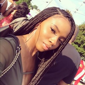 Meet your Posher, Micole